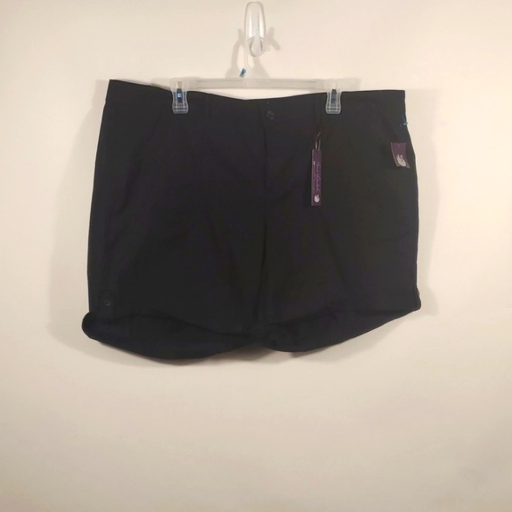 Gloria Vanderbilt Black Shorts Size 22 W NWTG